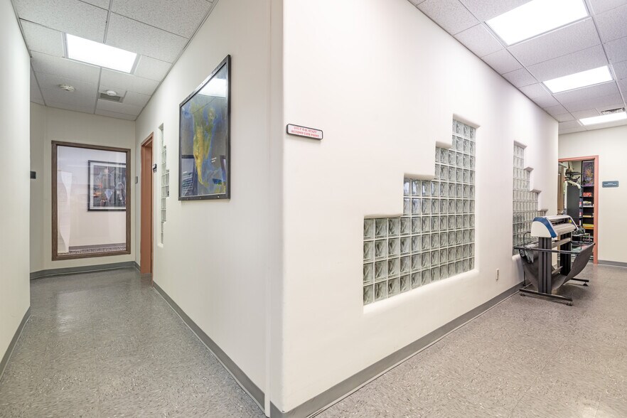 More Photos Of 124 Siringo Rd, Santa Fe Office For Sale