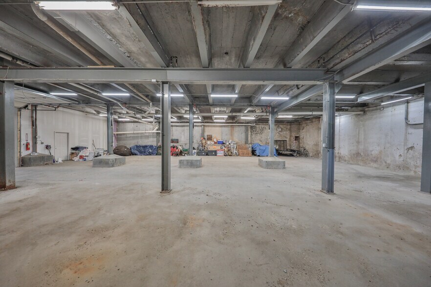 More Photos Of 16 W Goepp St, Bethlehem Light Distribution For Lease