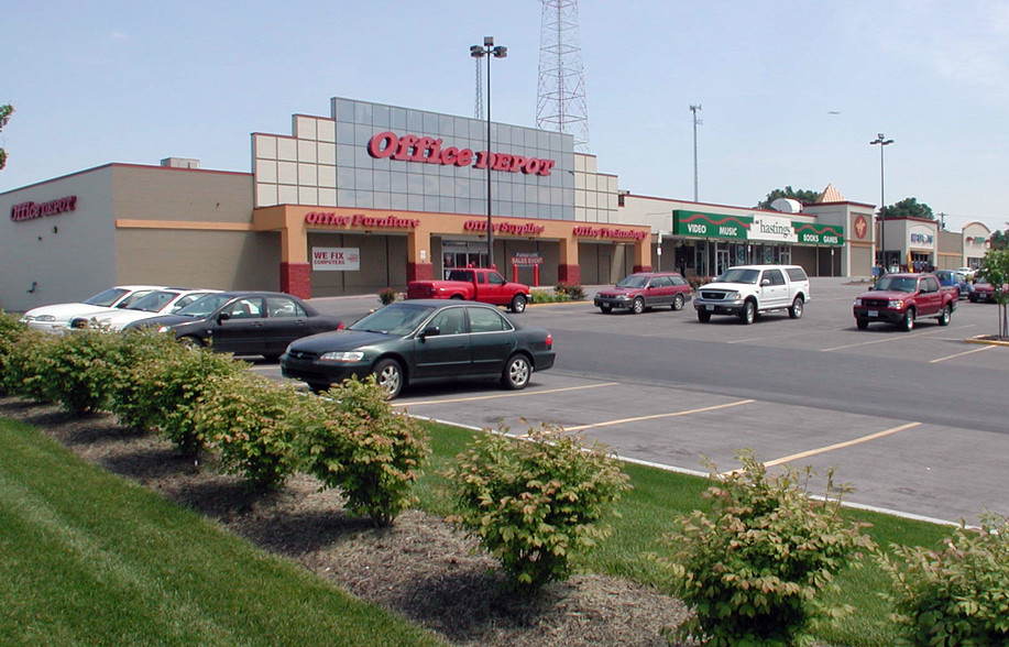 Primary Photo Of 603-619 N Belt Hwy, Saint Joseph Unknown For Lease