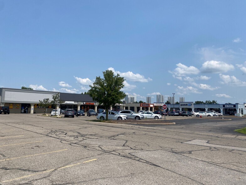 More Photos Of 1151-1181 W Randall St, Coopersville General Retail For Lease