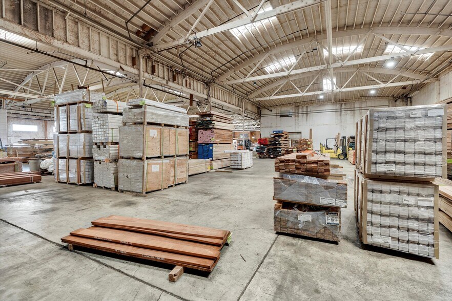 More Photos Of 8900 NE Lombard St, Portland Warehouse For Sale