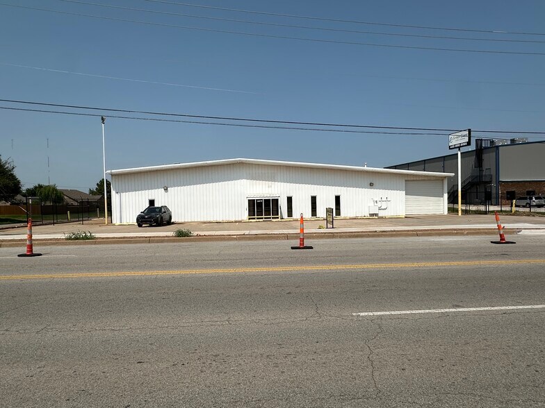 Primary Photo Of 401 SE 59th St, Oklahoma City Distribution For Sale