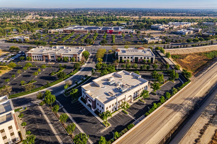 More Photos Of 11109 River Run Blvd, Bakersfield Office For Lease