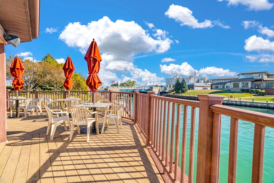 More Photos Of 119 Clinton Ave, Saint Clair Restaurant For Sale