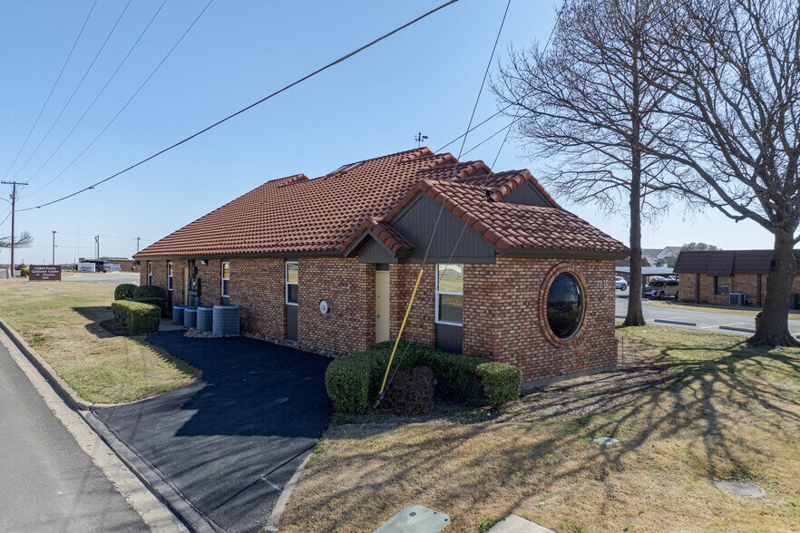 More Photos Of 3415 N Loy Lake Rd, Sherman Medical For Sale