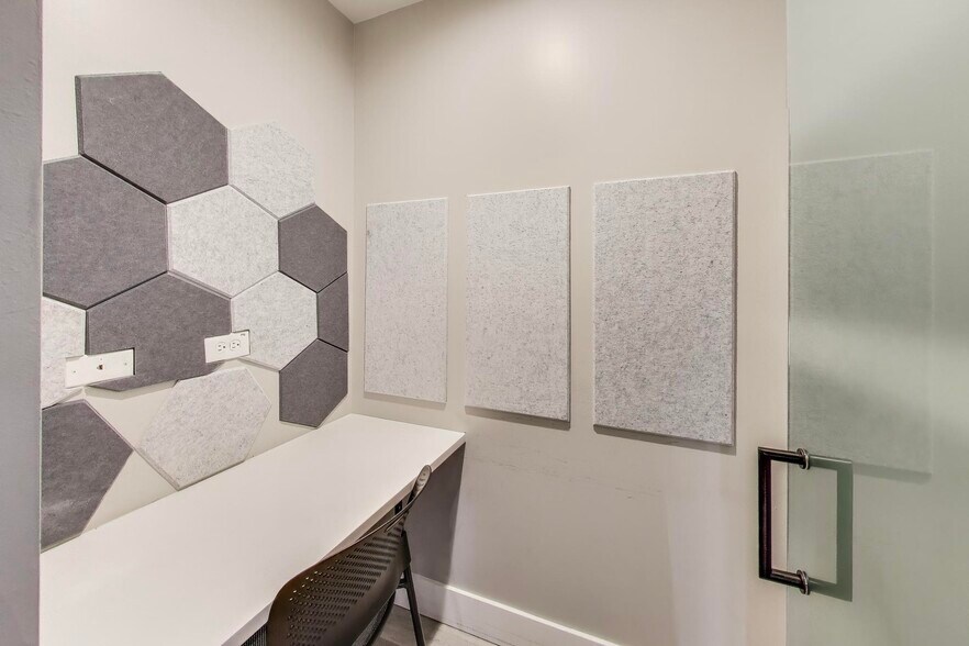 More Photos Of 3271 W Armitage Ave, Chicago Coworking Space