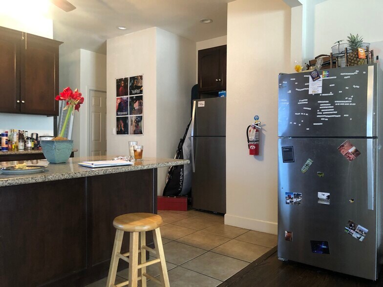 More Photos Of 1449 W 28th St, Los Angeles Apartments For Sale