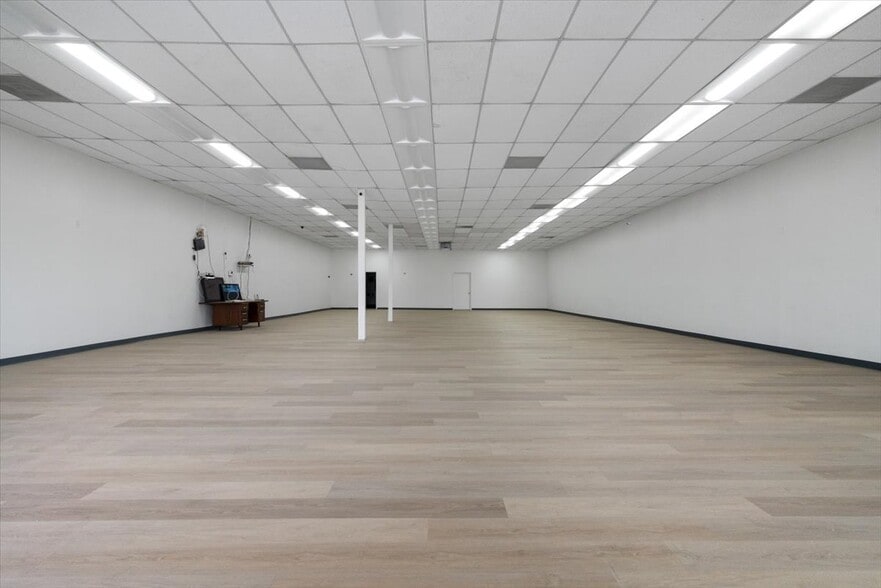 More Photos Of 1305 N Chester Ave, Bakersfield Storefront Retail Office For Lease