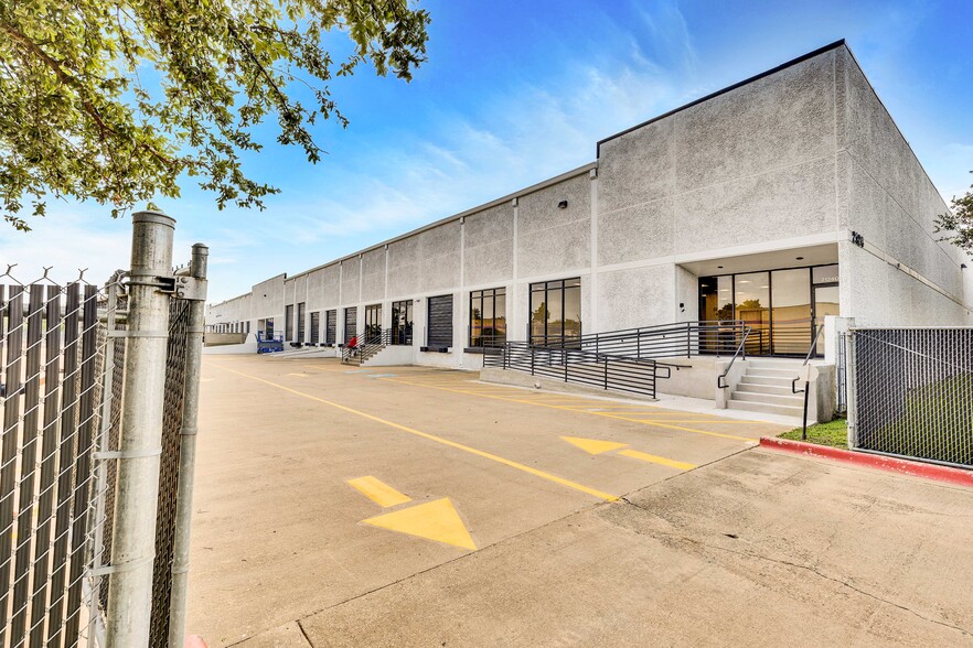 Primary Photo Of 2124 Saint Elmo Rd E, Austin Distribution For Lease