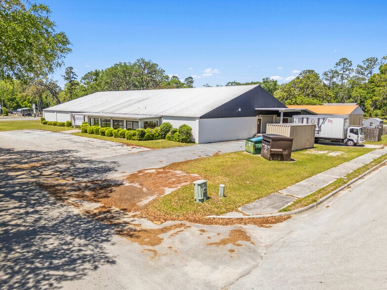 More Photos Of 903 Suwannee Ave NW, Branford Freestanding For Sale