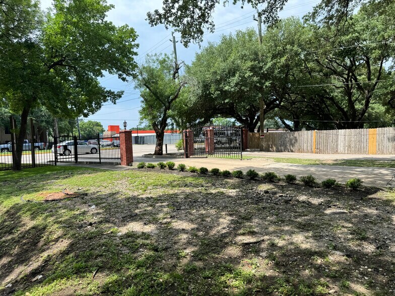 More Photos Of 12038 Bissonnet St, Houston Religious Facility For Sale