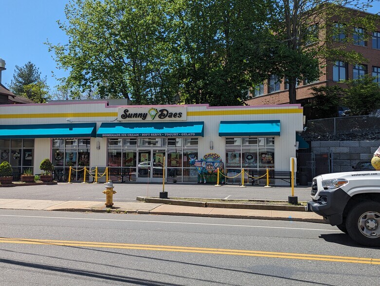 More Photos Of 30 Riverside Ave, Westport Storefront For Sale