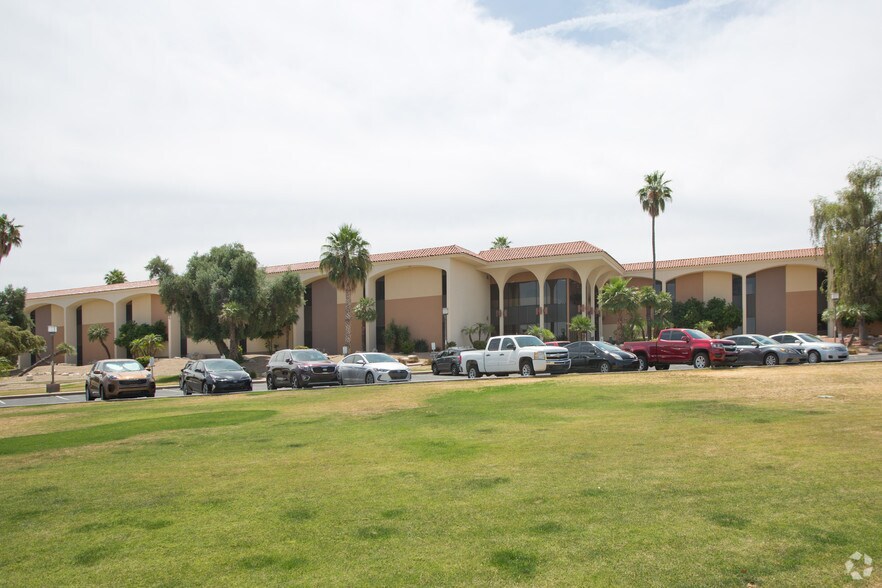 More Photos Of 10451 W Palmeras Dr, Sun City Medical For Lease