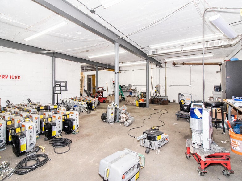 More Photos Of 205-02 Jamaica Ave, Hollis Auto Repair For Sale
