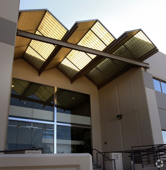 More Photos Of 525 S Douglas St, El Segundo Office For Lease