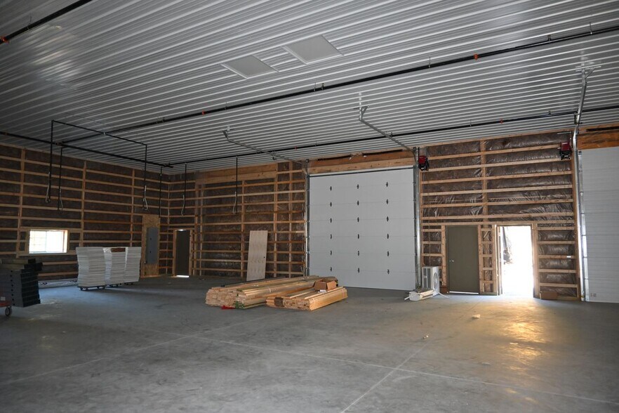 More Photos Of 47 Thames Rd, Hooksett Service For Sale