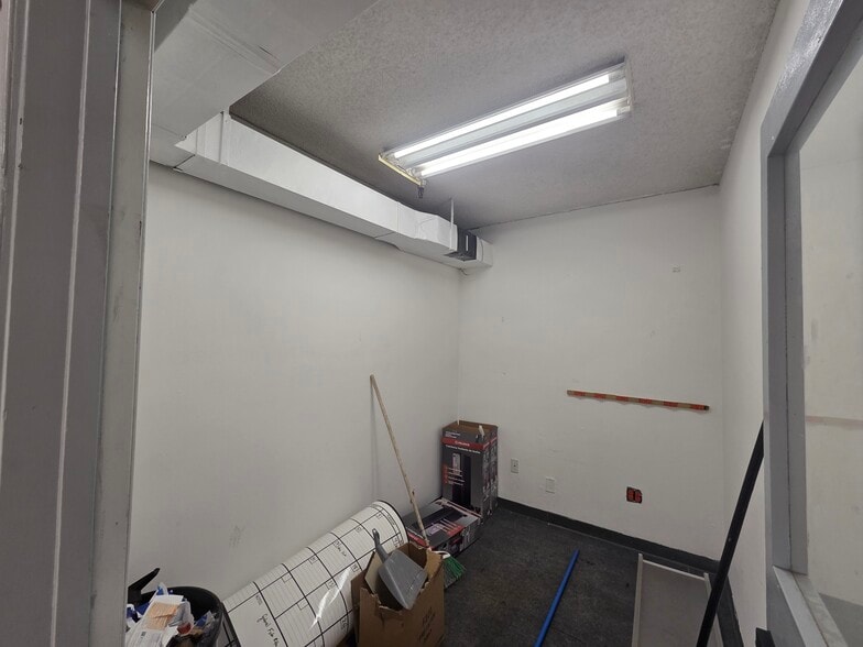 More Photos Of 3935 9th Ave S, Seattle Warehouse For Lease