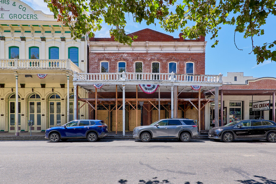 Primary Photo Of 910 2nd St, Sacramento General Retail For Sale