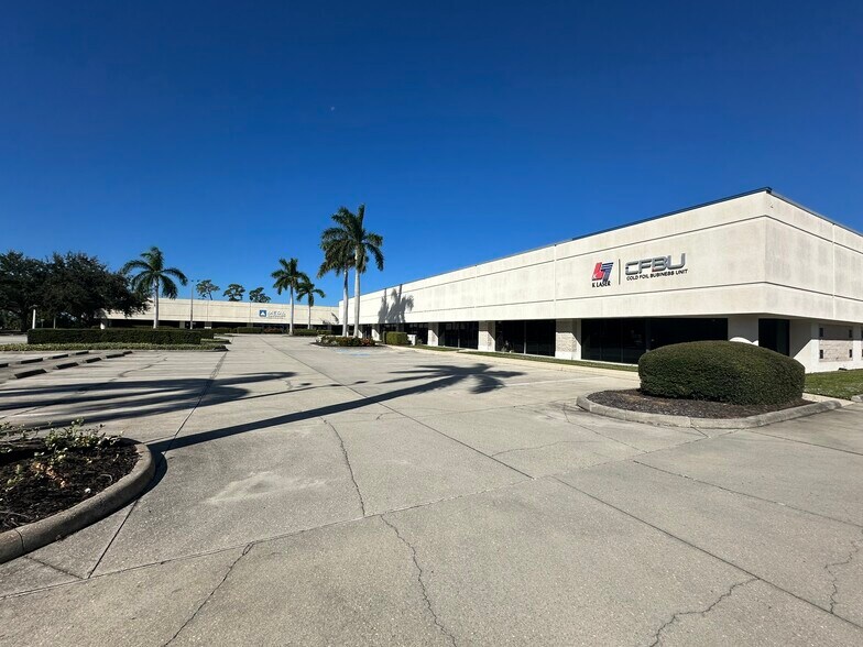 More Photos Of 7602-7644 15th St E, Sarasota Unknown For Lease