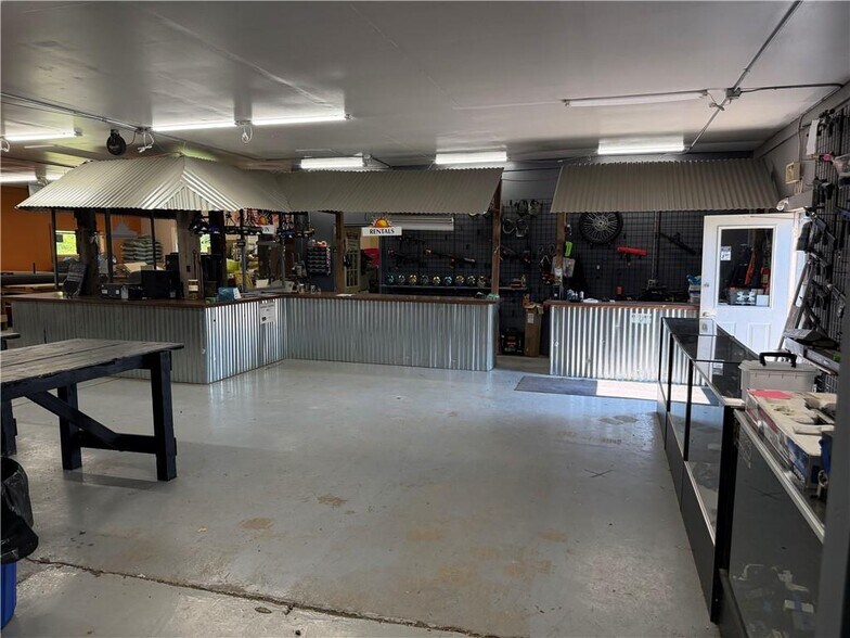 More Photos Of 832 Moscow Rd, Hamlin General Retail For Sale