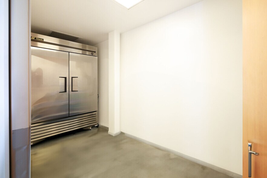 More Photos Of 1104 Highland Ave, Manhattan Beach Loft Creative Space For Sale