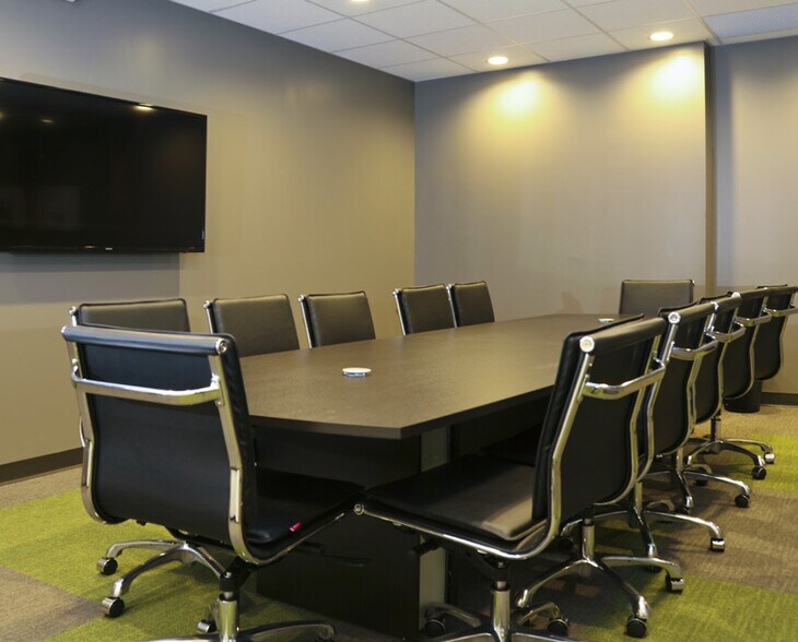 More Photos Of 67 Forest St, Marlborough Office For Lease