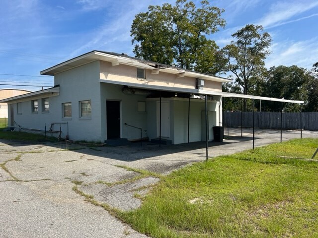 More Photos Of 372 E College Ave, Ashburn Office Residential For Sale