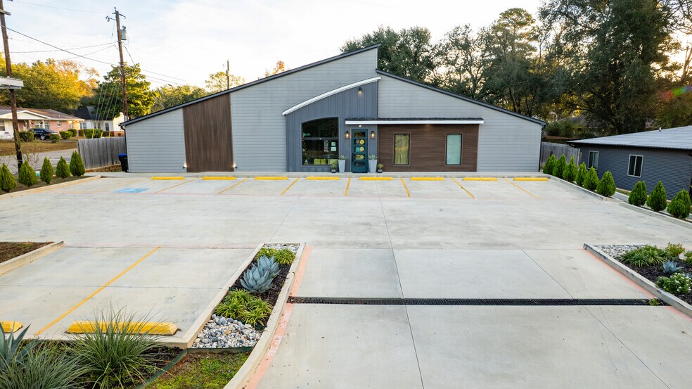 More Photos Of 4406 Judson Rd, Longview General Retail For Sale