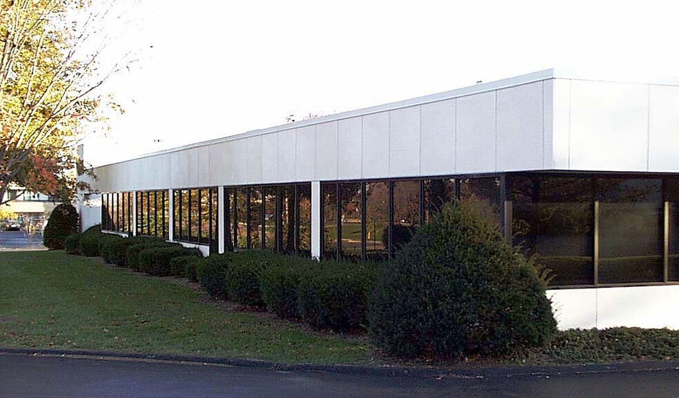 More Photos Of 1700-1748 Gilsinn Ln, Fenton Office For Lease