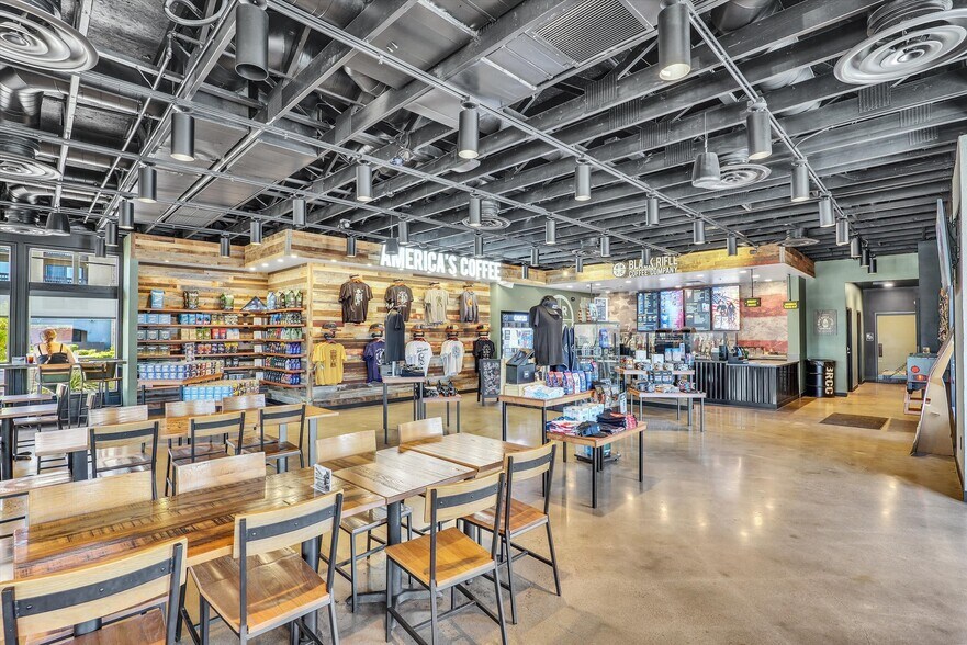More Photos Of 4126 E Indian School Rd, Phoenix Fast Food For Lease