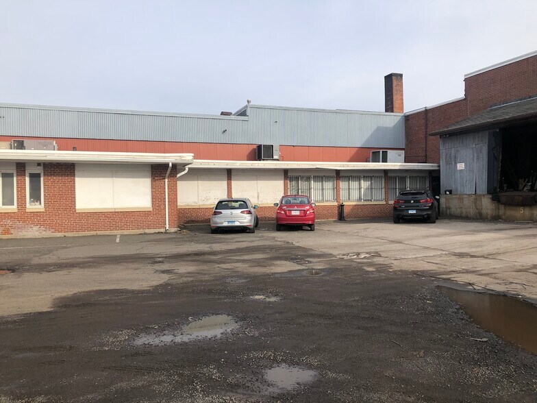 More Photos Of 263-275 Park Ave, East Hartford Warehouse For Lease