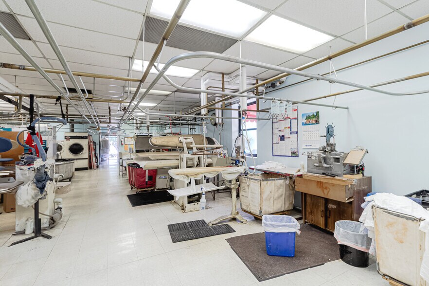 More Photos Of 2040-2050 Huntington Dr, San Marino Storefront For Sale
