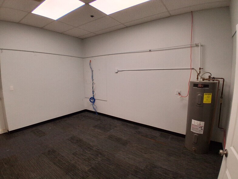 More Photos Of 111 Lafayette Rd, Salisbury Storefront For Lease
