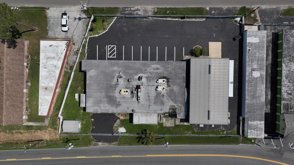 More Photos Of 174 NW 9th ave, Mulberry Distribution For Lease