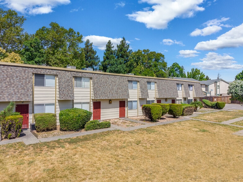 More Photos Of 1955 Grande Cir, Fairfield Apartments For Sale