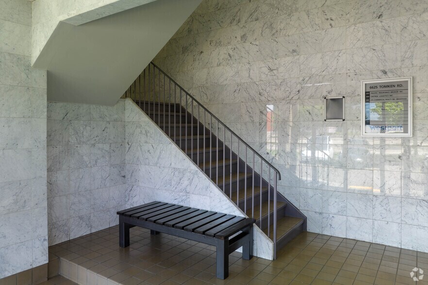 More Photos Of 6625 Tomken Rd, Mississauga Light Distribution For Lease