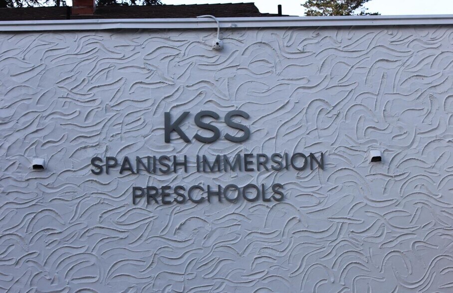 More Photos Of 1650 Mountain Blvd, Oakland Lodge Meeting Hall For Sale