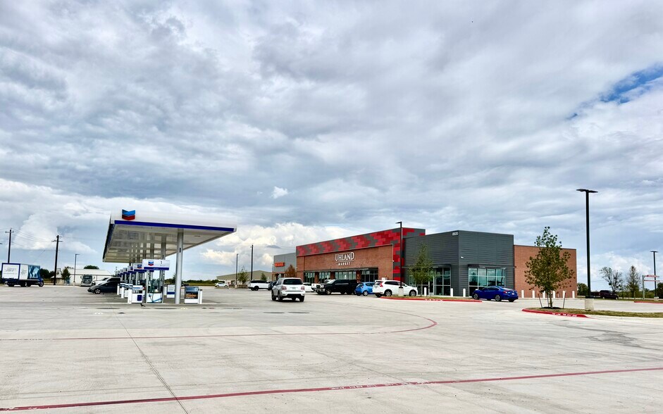 More Photos Of 9000 Camino Real, Uhland Warehouse For Sale