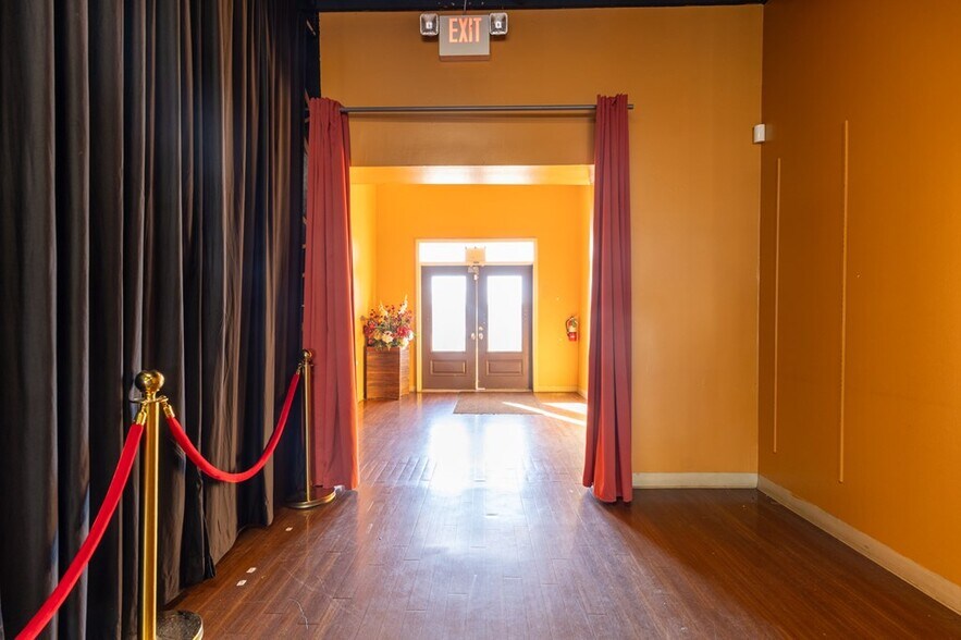 More Photos Of 113-115 E Broadway St, West Memphis Freestanding For Sale