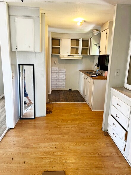 More Photos Of 15833 N US Highway 301, Citra Lodge Meeting Hall For Sale