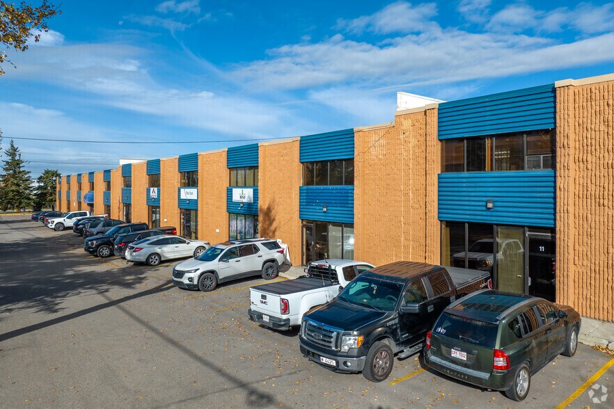 More Photos Of 3716 56th Ave SE, Calgary Warehouse For Lease
