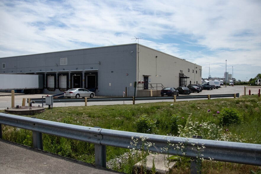 More Photos Of 6575 Huntley Rd, Columbus Warehouse For Lease