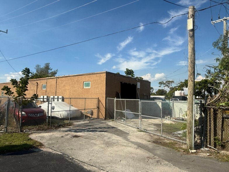 More Photos Of 314 NE 3rd St, Boynton Beach Office For Lease