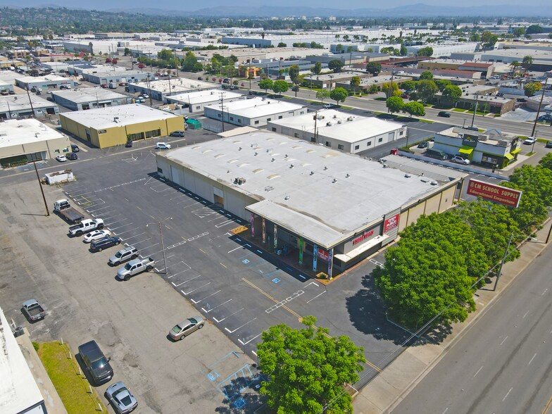 More Photos Of 1025 E Orangethorpe Ave, Anaheim Showroom For Sale