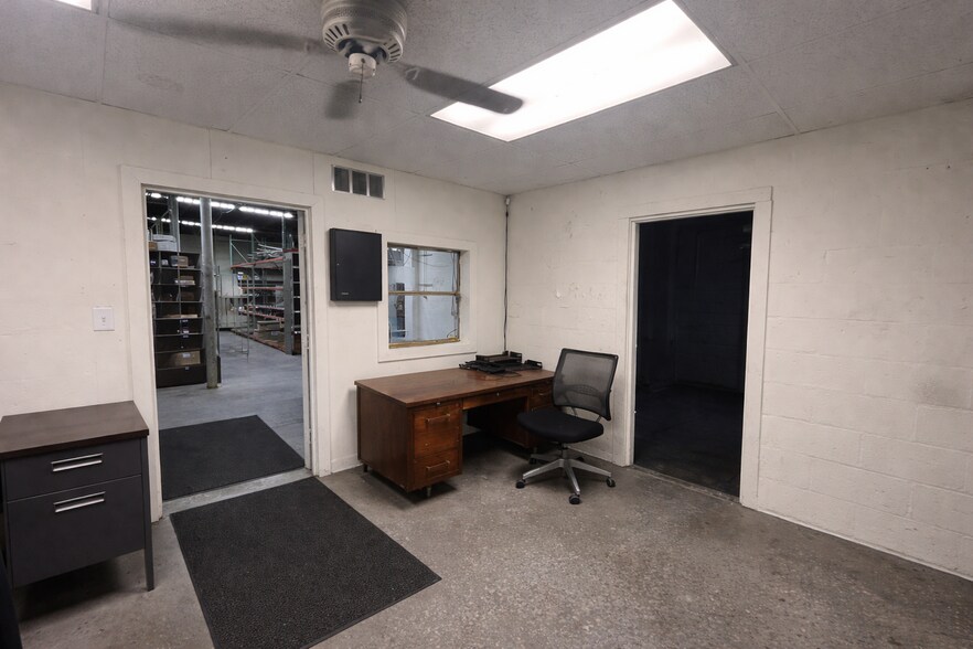 More Photos Of 432 N Royal St, Jackson Warehouse For Lease