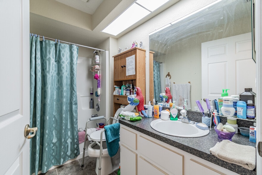 More Photos Of 4407 Millwood Rd, Spring Hill Assisted Living For Sale