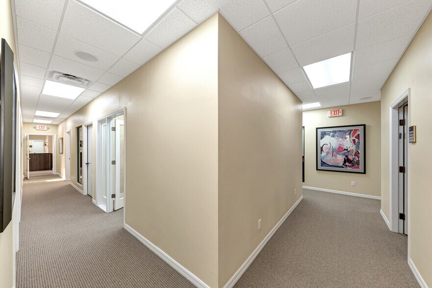 More Photos Of 1314 E Venice Ave, Venice Medical For Sale