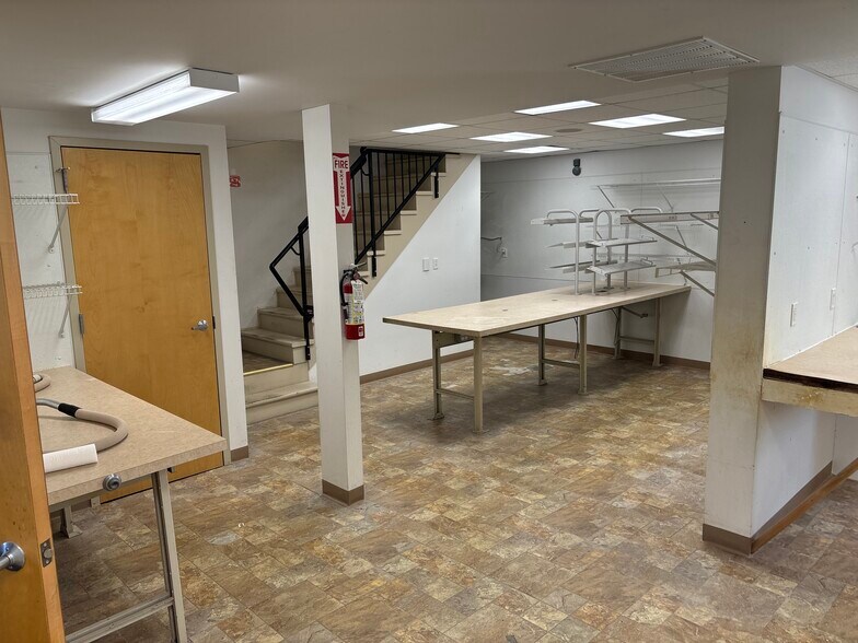 More Photos Of 1751-1757 Smizer Station Rd, Fenton Office Residential For Lease