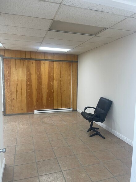 More Photos Of 1006 Aultman St, Ely Office For Sale