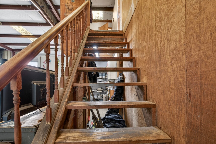 More Photos Of 652 E Lockeford St, Lodi Auto Repair For Sale